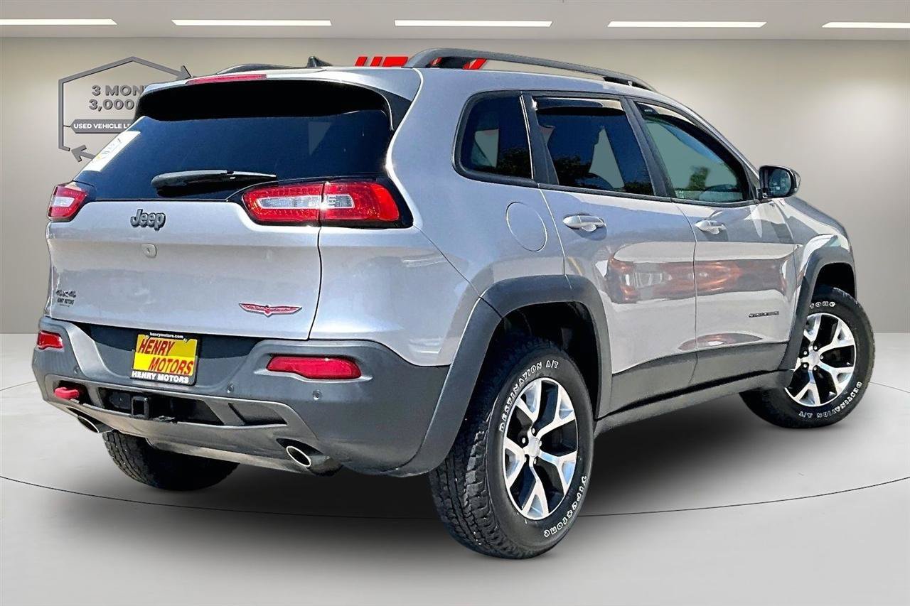 Used 2018 Jeep Cherokee Trailhawk w/ Quick Order Package 27L AWD/4WD image 6