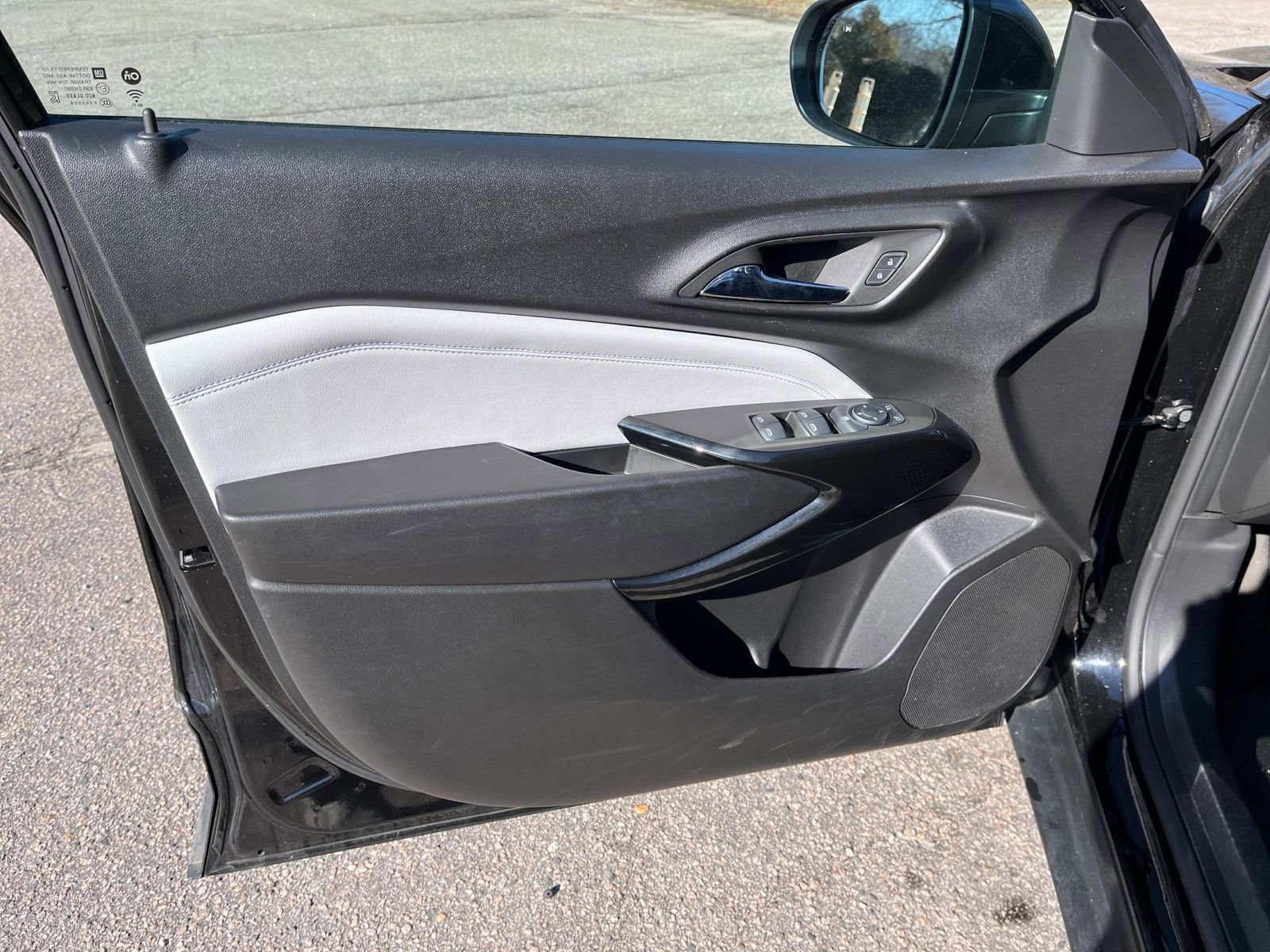 Used 2024 Chevrolet Trax LT w/ Driver Confidence Package image 18