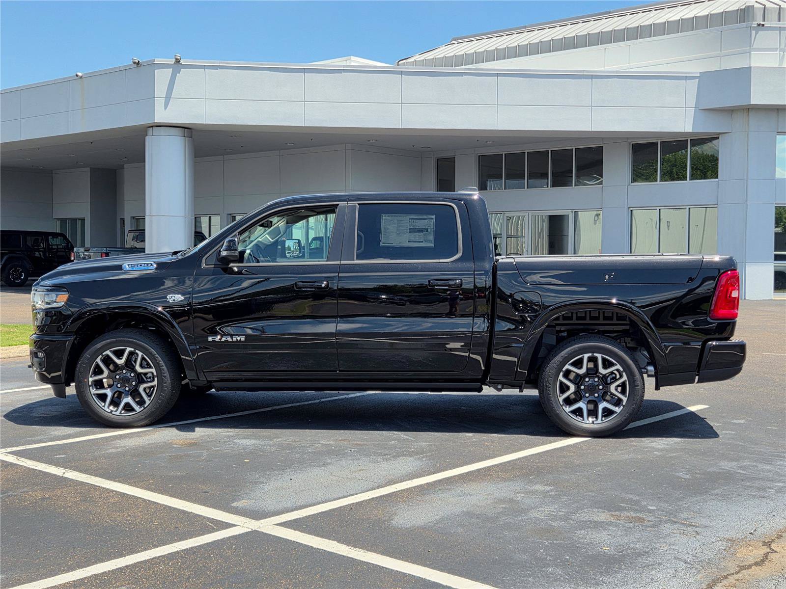 New 2026 RAM 1500 Laramie w/ Laramie Southwest Edition AWD/4WD image 8