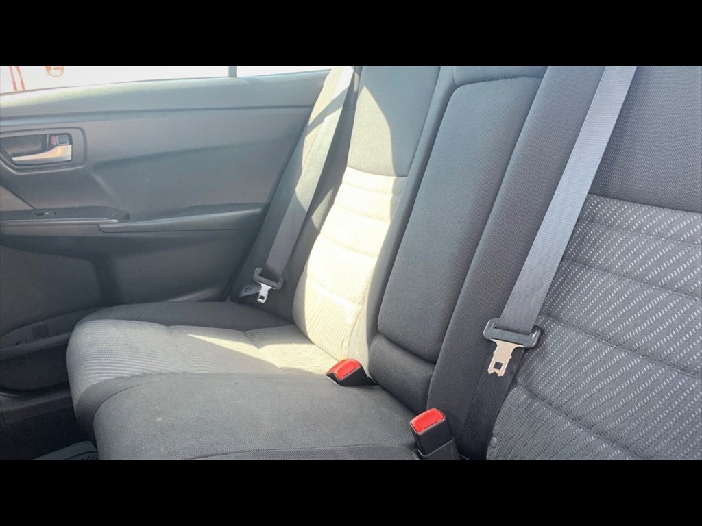 Used 2017 Toyota Camry LE image 11