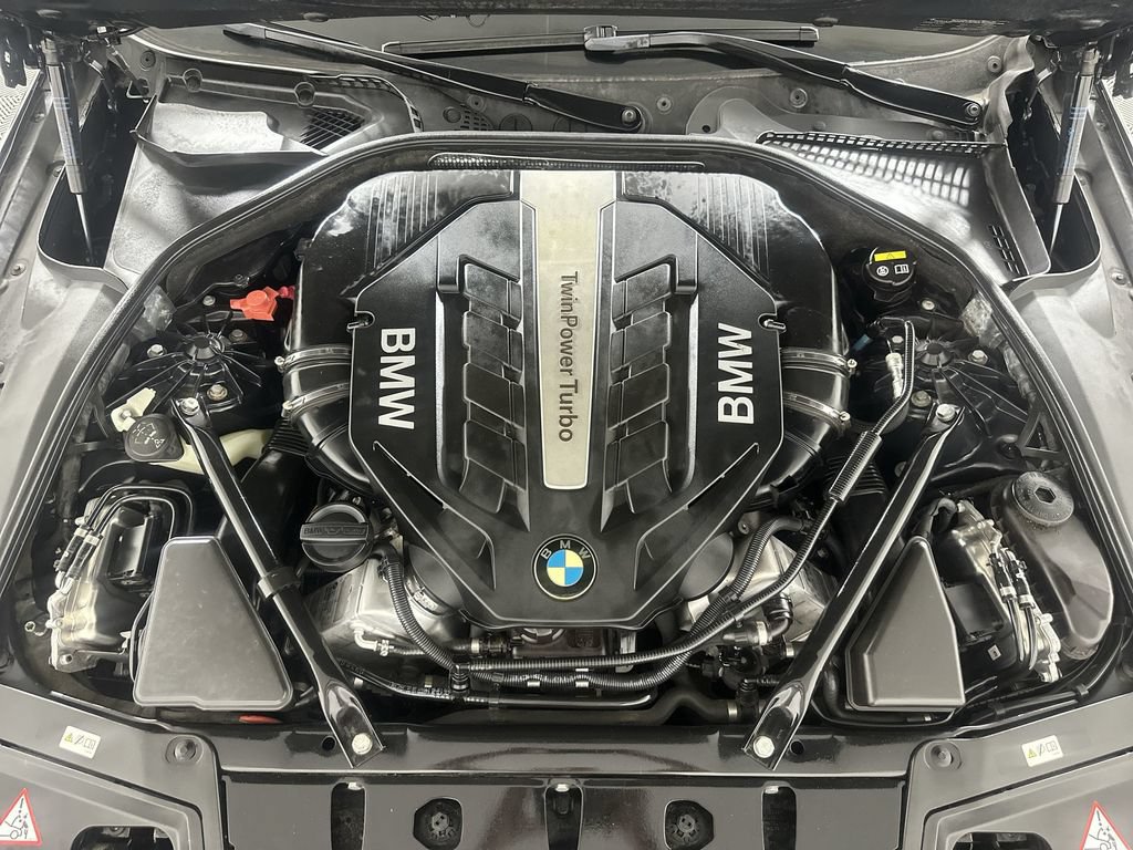 Used 2014 BMW 550i xDrive Sedan AWD/4WD image 34