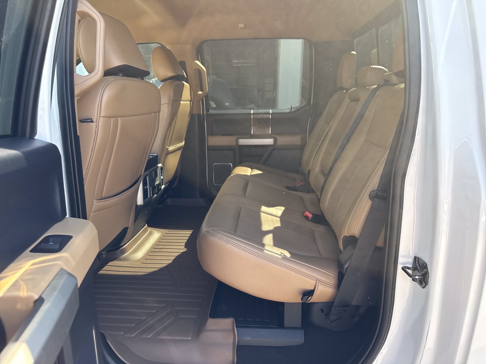Used 2022 Ford F350 Lariat w/ Tremor Off-Road Package AWD/4WD image 25