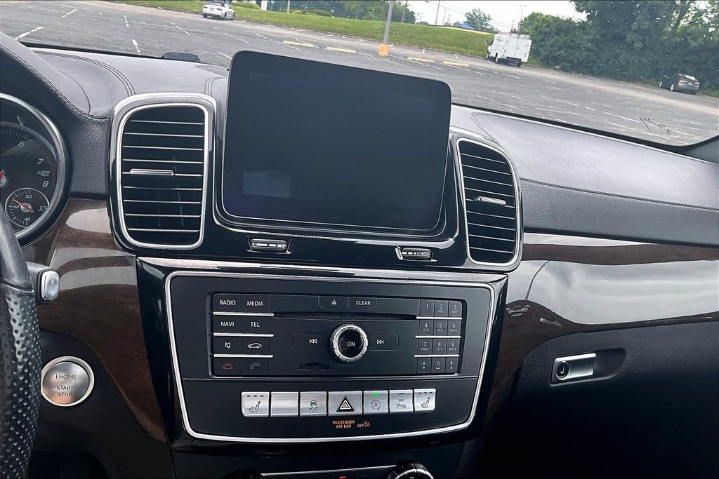 Used 2017 Mercedes-Benz GLS 450 4MATIC image 29