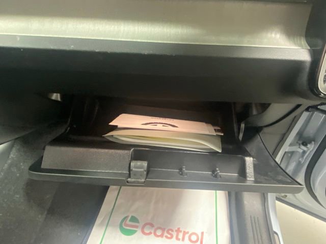 Used 2025 Volvo XC40 B5 Plus AWD/4WD image 30