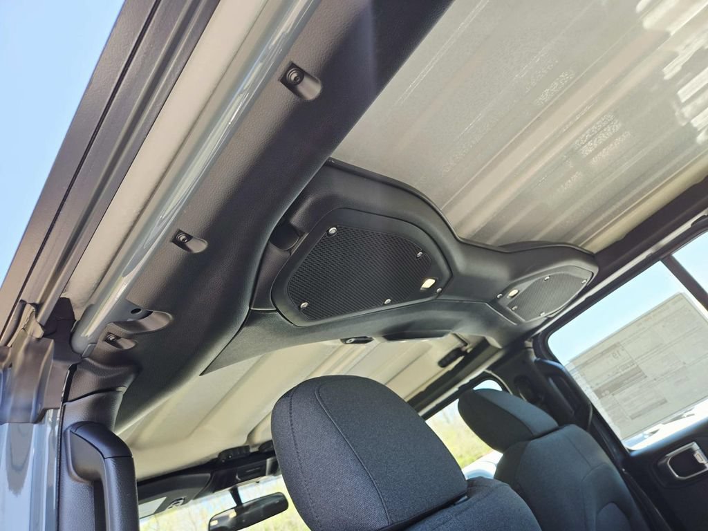New 2026 Jeep Gladiator Sport AWD/4WD image 17
