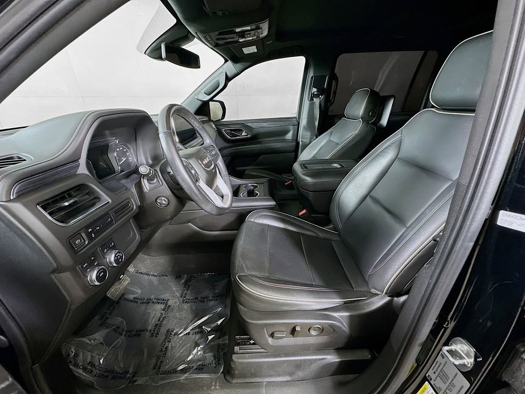 Used 2021 GMC Yukon XL SLT w/ SLT Premium Package image 16