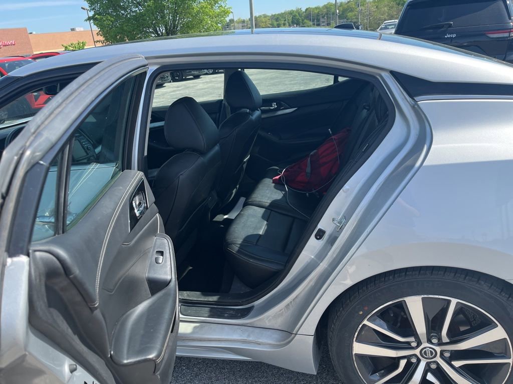 Used 2020 Nissan Maxima 3.5 SL w/ Floor Mat Group FWD image 11