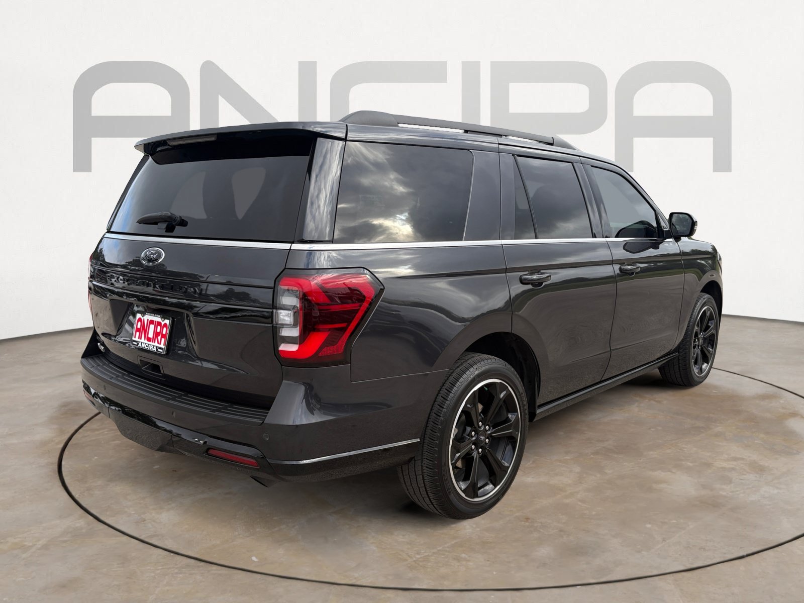 Used 2023 Ford Expedition Limited RWD image 11