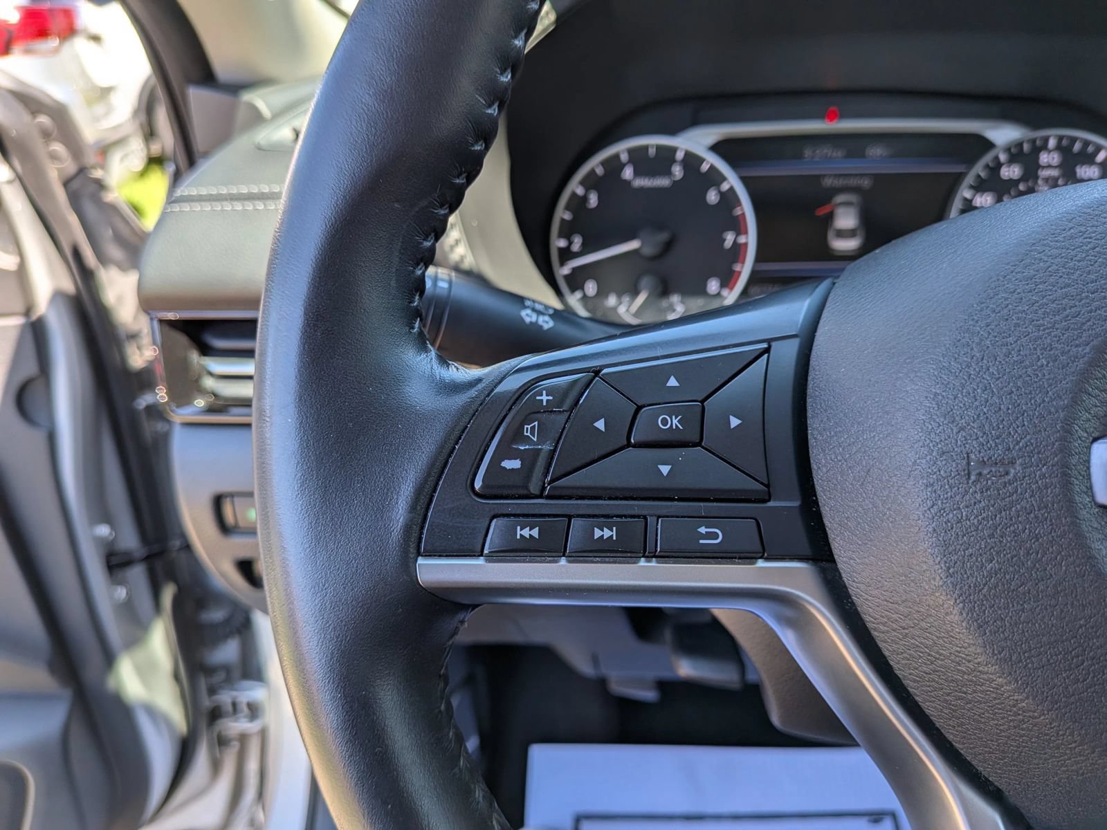Used 2020 Nissan Sentra SV FWD image 25