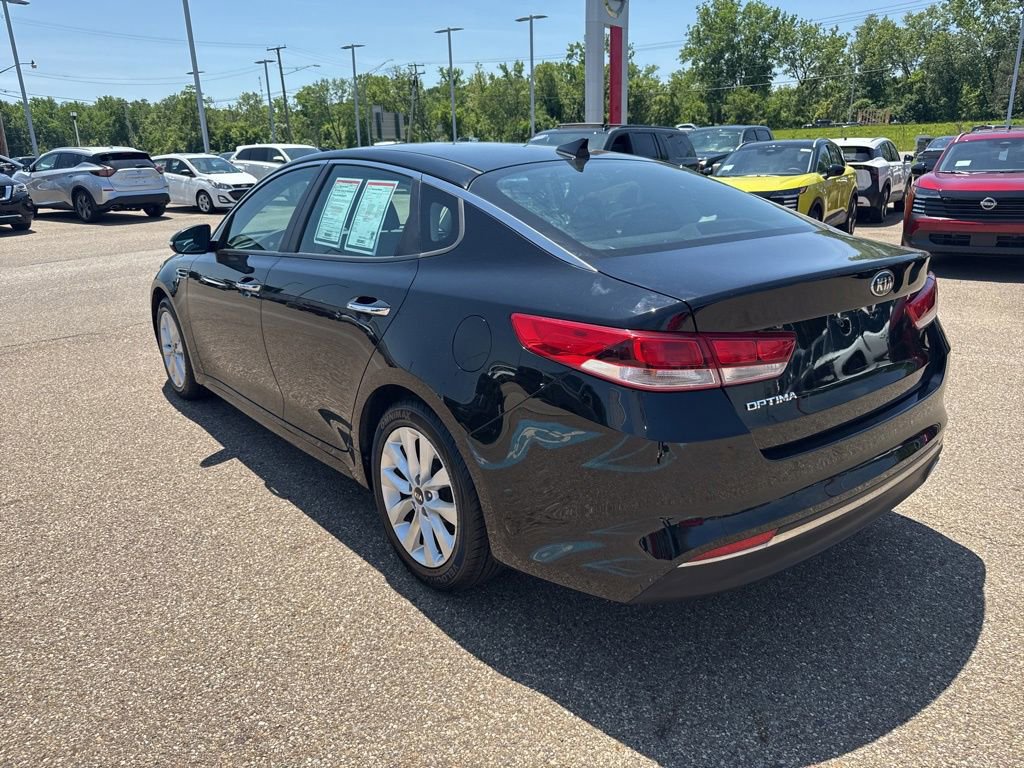 Used 2016 Kia Optima LX w/ Option Group 014 FWD image 5