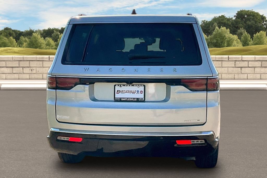 Used 2024 Jeep Wagoneer L Series II w/ Flexible Seating Group AWD/4WD image 4