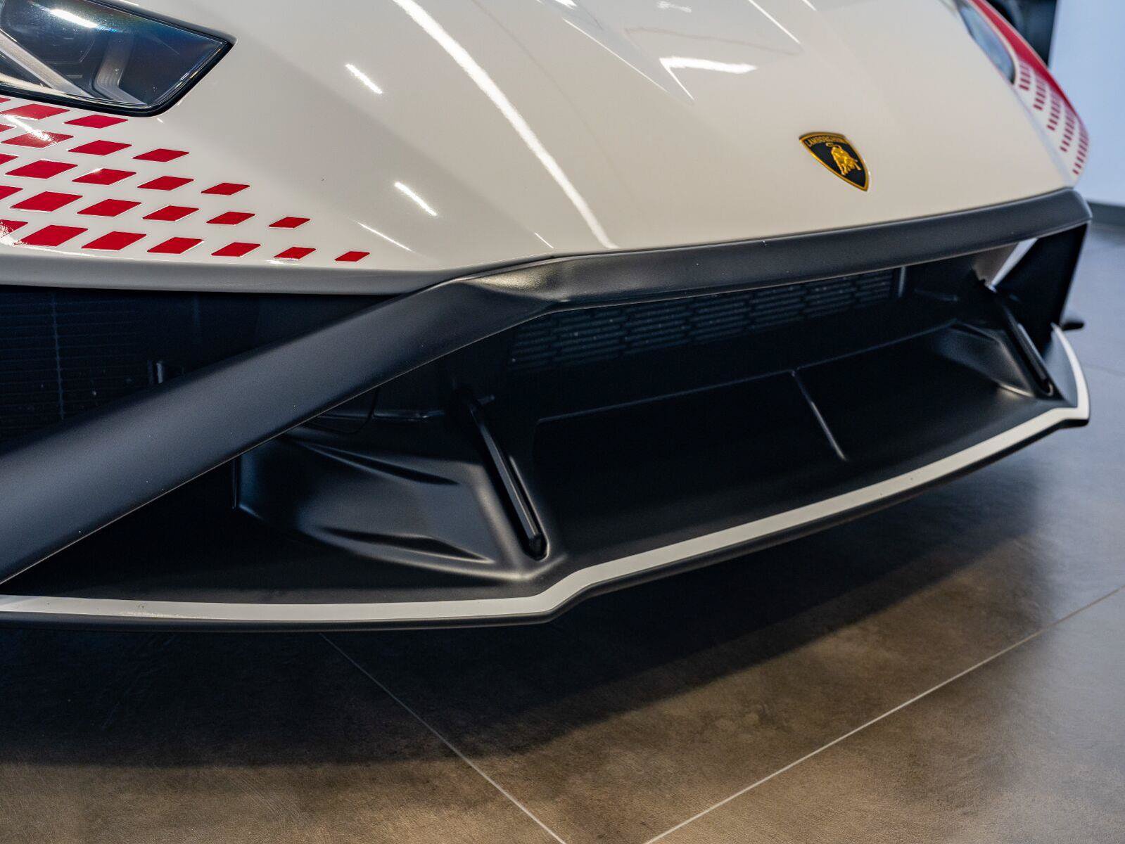 Used 2022 Lamborghini Huracan STO RWD image 51