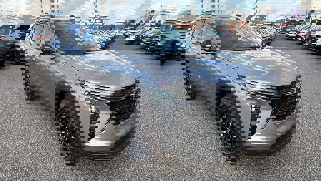 New 2026 Chevrolet Trax LT w/ Midnight Edition image 3