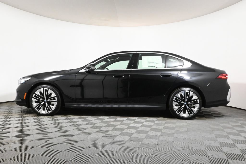 Used 2026 BMW 530i xDrive w/ Premium Package image 2