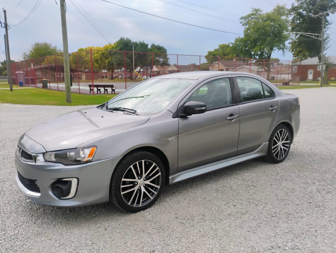 Used 2017 Mitsubishi Lancer ES image 3