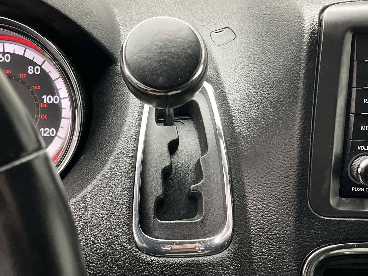 Used 2019 Dodge Grand Caravan SXT FWD image 20