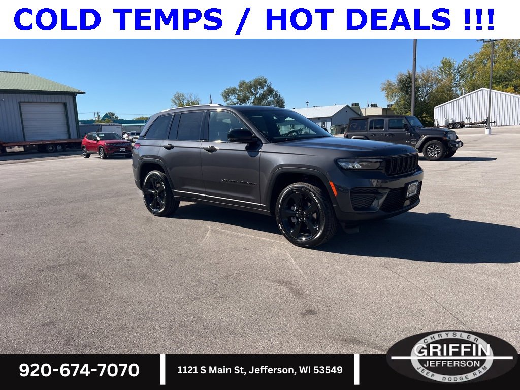 New 2025 Jeep Grand Cherokee Altitude image 7