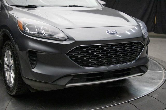 Used 2021 Ford Escape SE w/ Cold Weather Package image 3