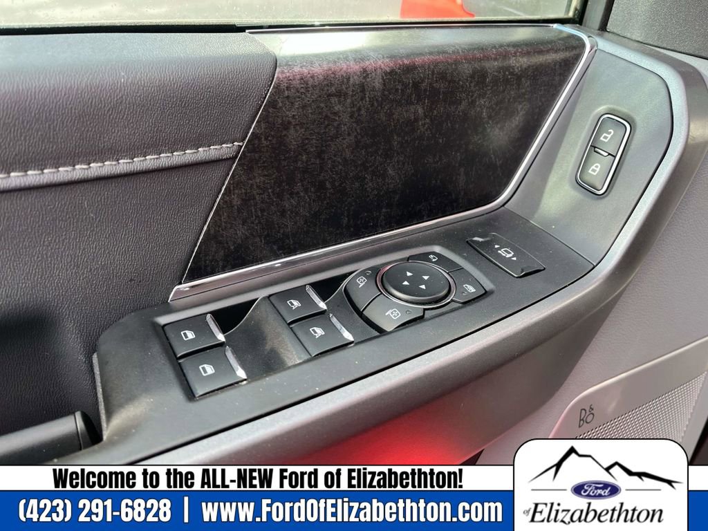 New 2025 Ford F350 XLT w/ Black Appearance Package image 19