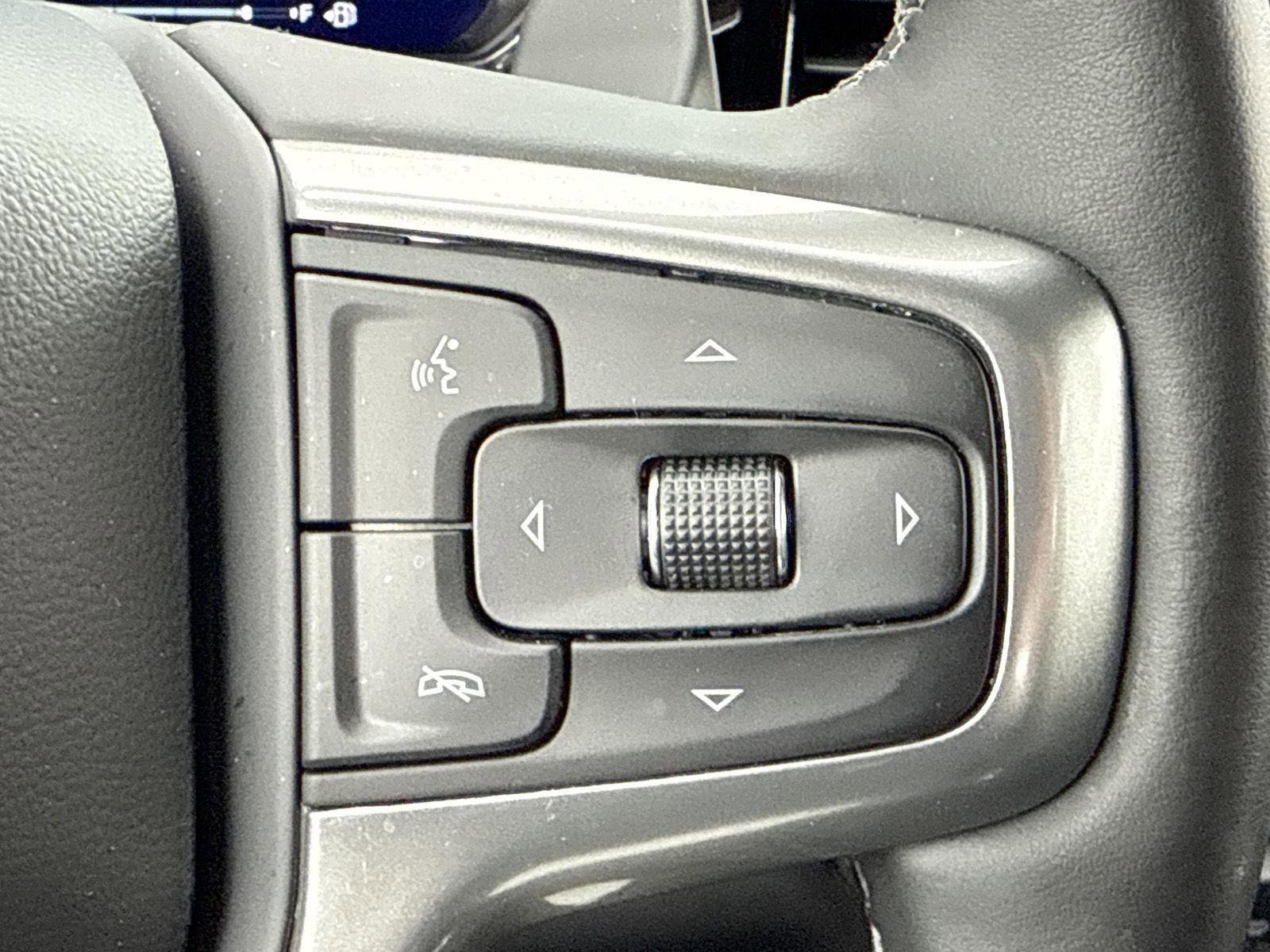 Used 2025 Chevrolet Silverado 1500 LTZ image 20