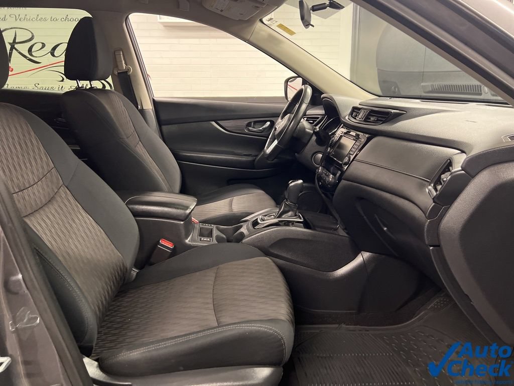 Used 2018 Nissan Rogue SV AWD/4WD image 45