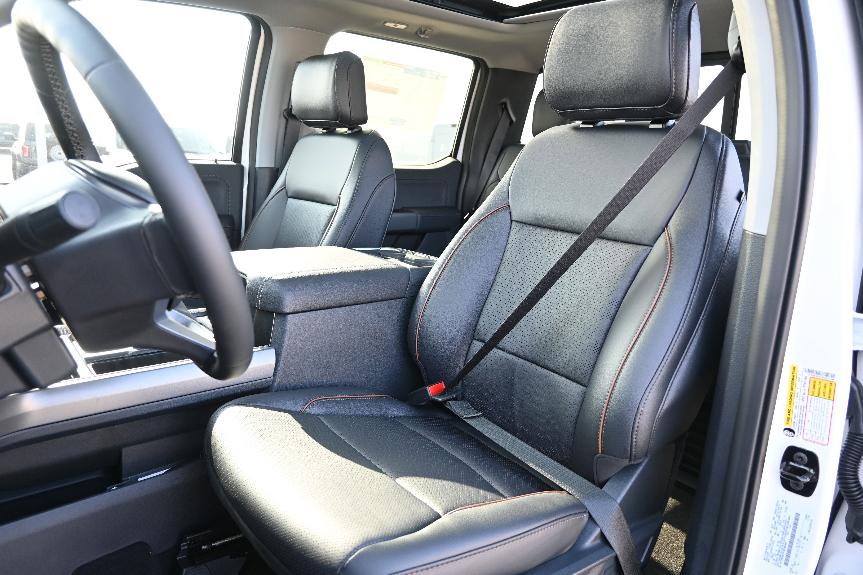 New 2026 Ford F250 Lariat w/ Black Appearance Package image 34