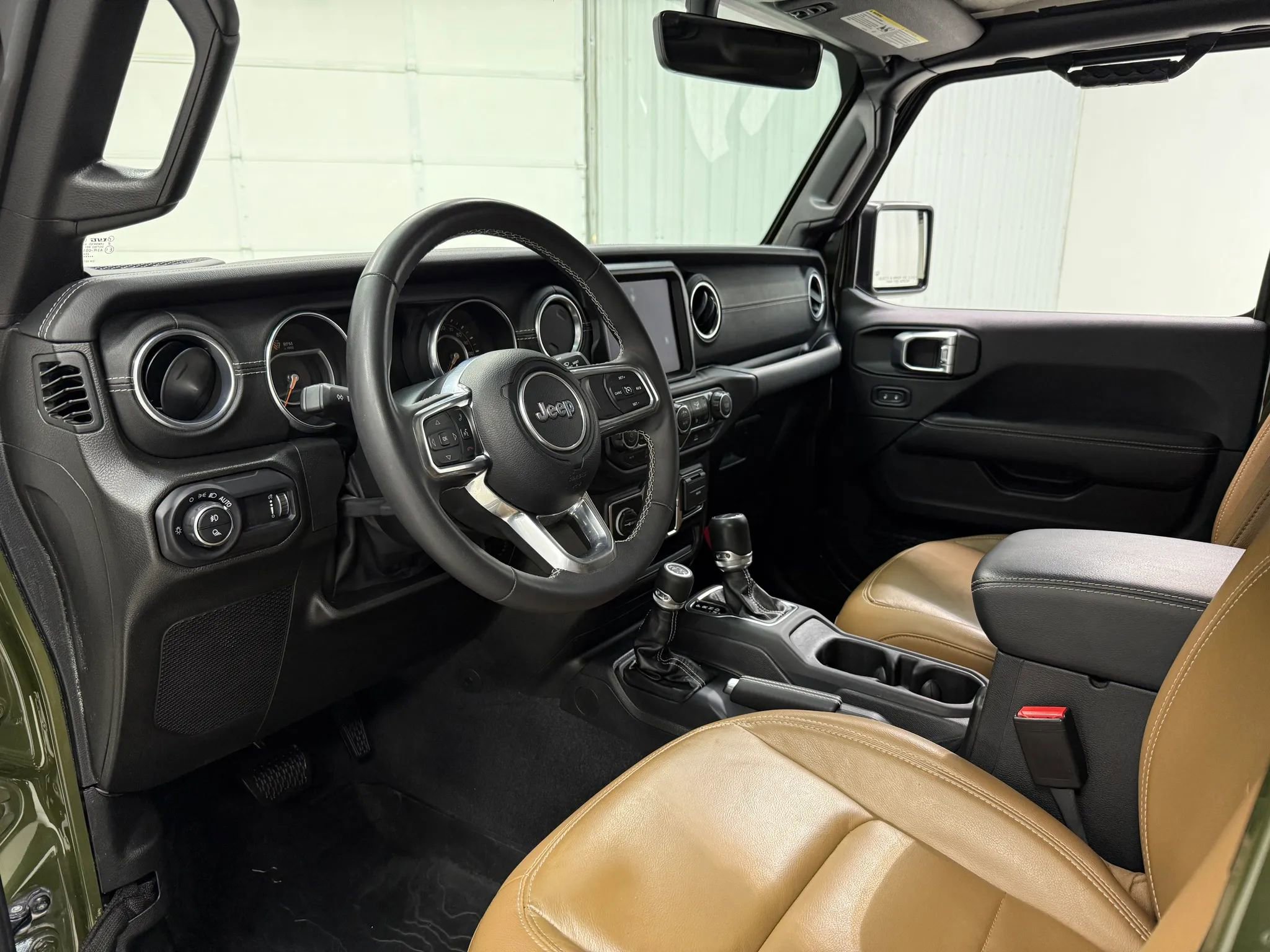 Used 2023 Jeep Gladiator Overland w/ Popular Equipment Package image 12