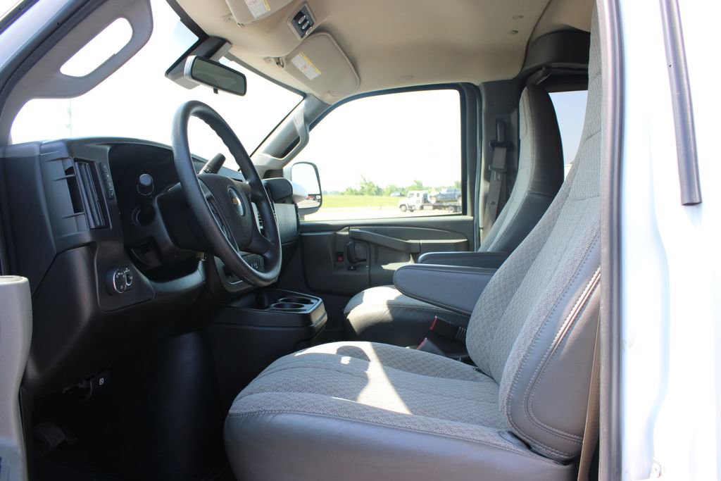 Used 2024 Chevrolet Express 3500 LT w/ LT Preferred Equipment Group RWD image 18