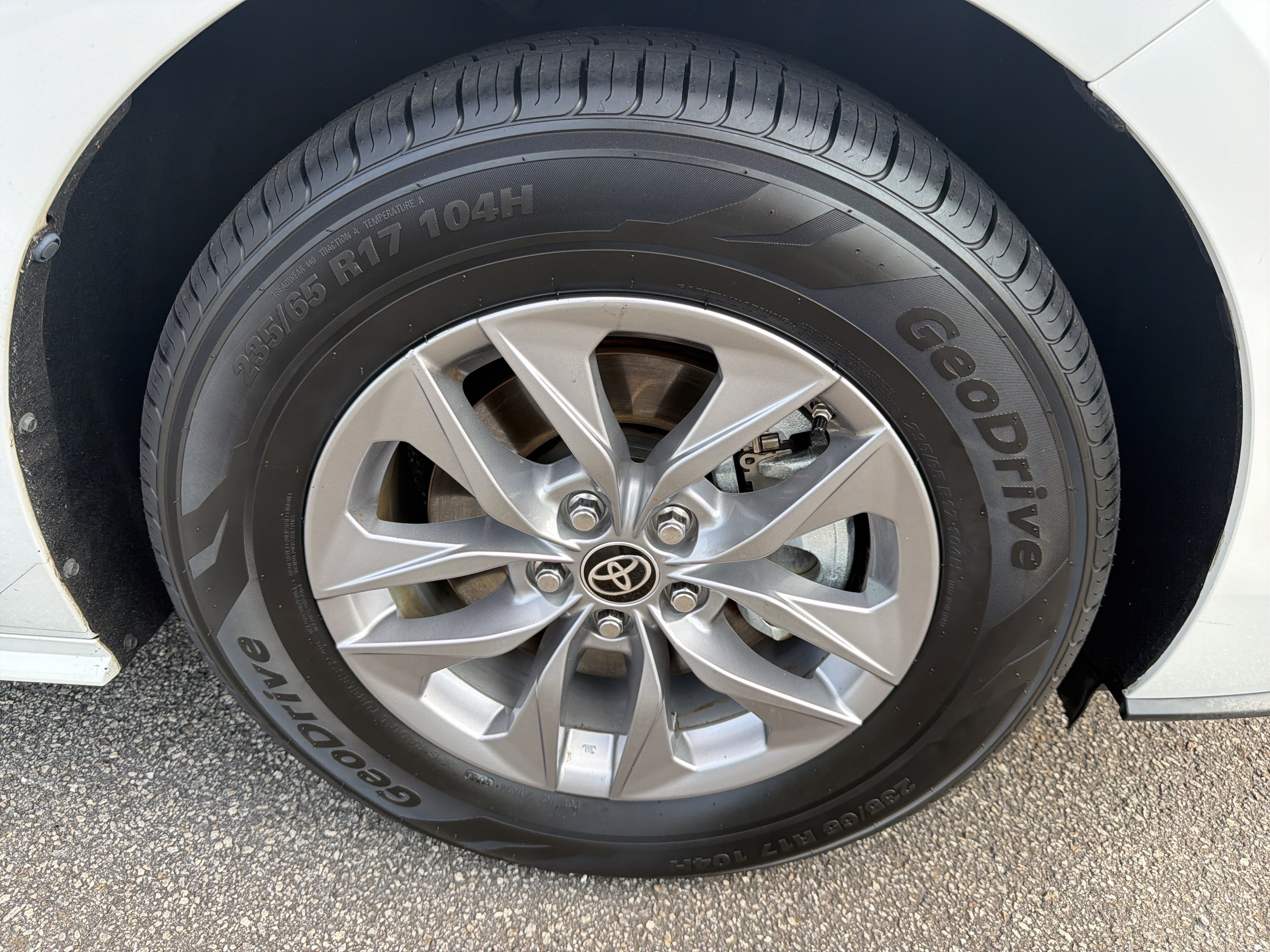 Used 2022 Toyota Sienna XLE FWD image 22