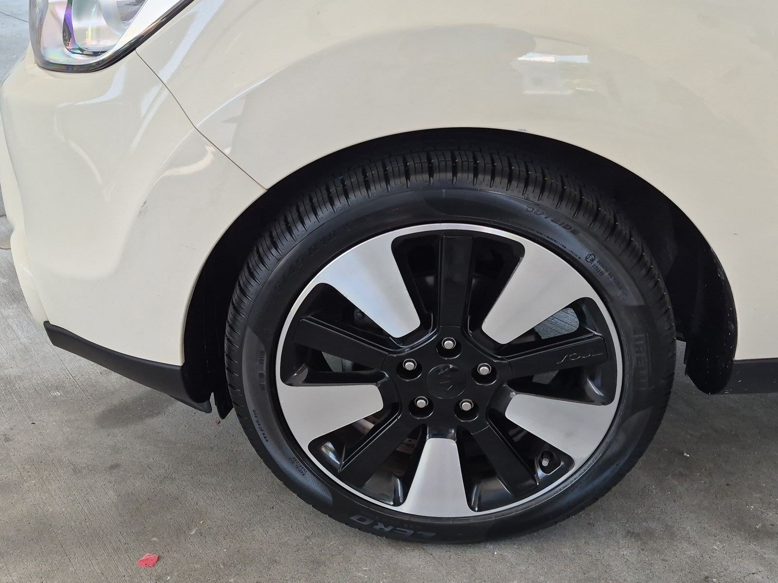 Used 2015 Kia Soul ! w/ Sun & Sound Package FWD image 13