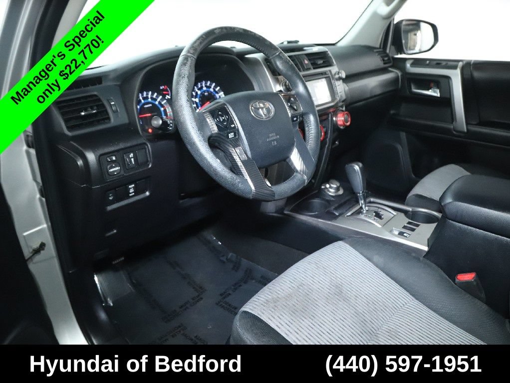 Used 2016 Toyota 4Runner SR5 AWD/4WD image 18