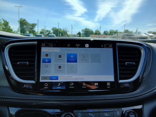 New 2027 Chrysler Pacifica Select FWD image 24