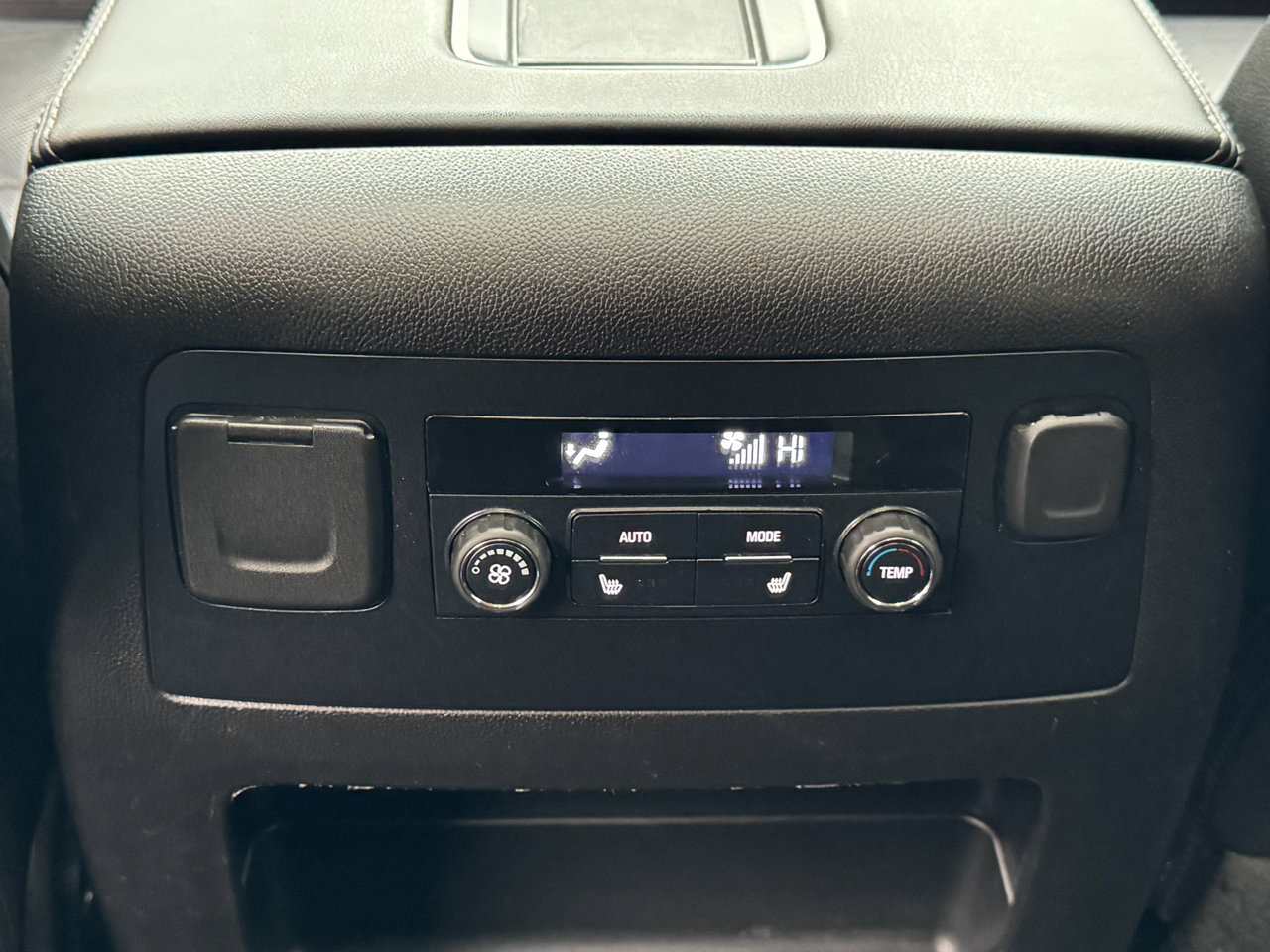 Used 2019 GMC Yukon XL SLT image 15