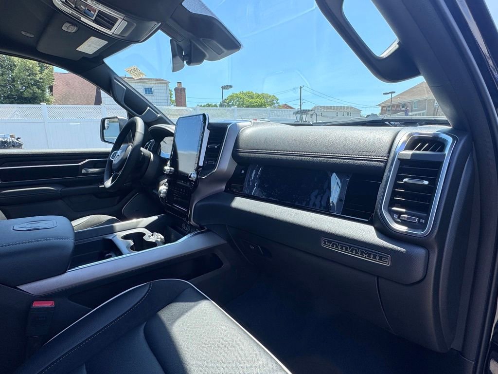 New 2026 RAM 1500 Laramie AWD/4WD image 18