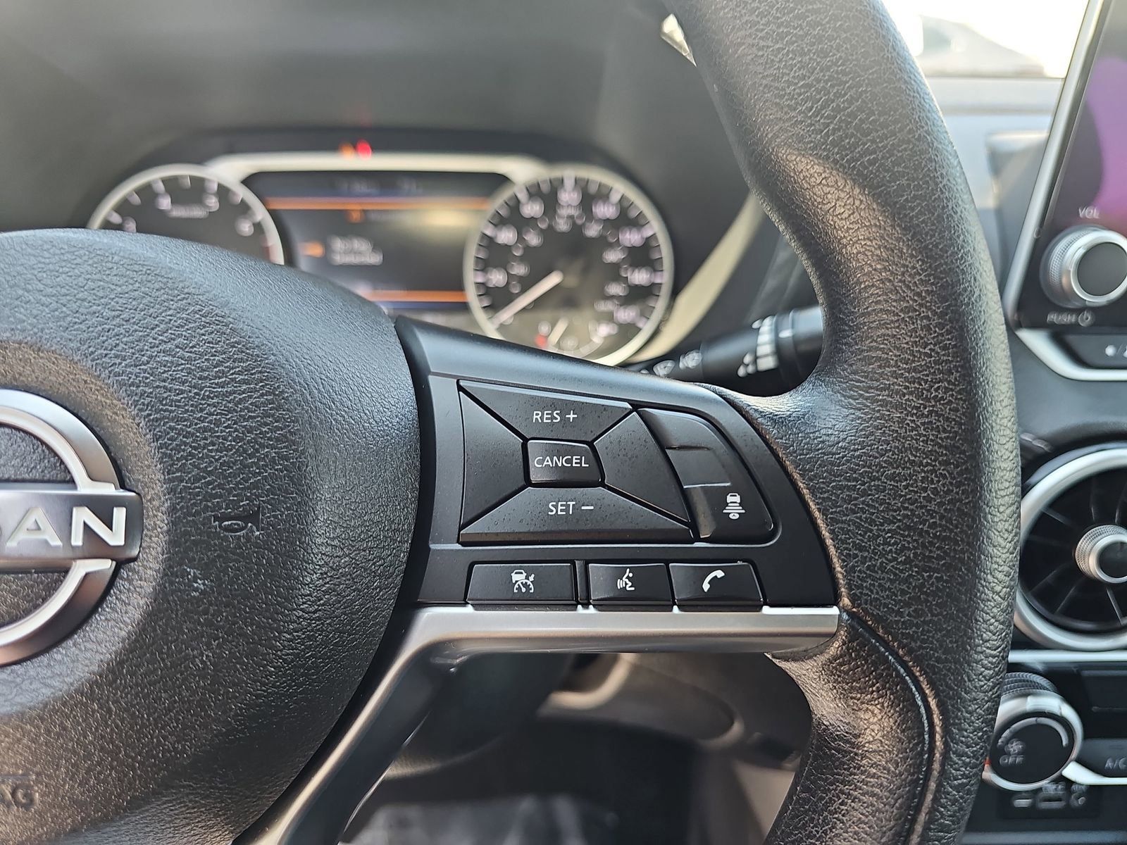 Used 2024 Nissan Sentra SV FWD image 17