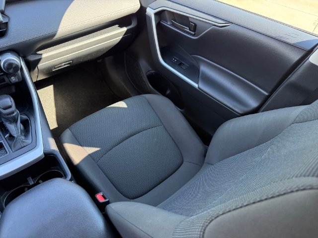 Used 2023 Toyota RAV4 LE AWD/4WD image 21