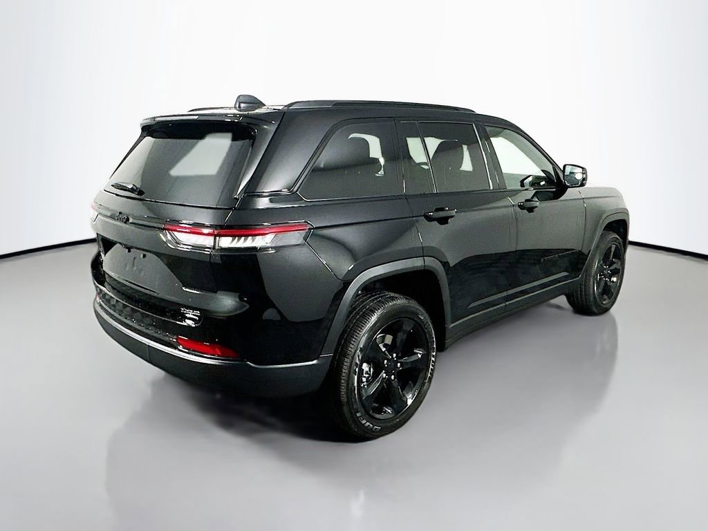 New 2025 Jeep Grand Cherokee Altitude image 7