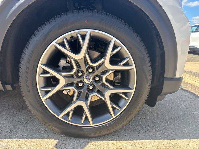 New 2027 Ford Explorer Platinum RWD image 12