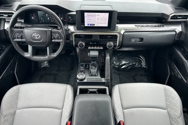 Used 2025 Toyota Tacoma SR5 AWD/4WD image 15