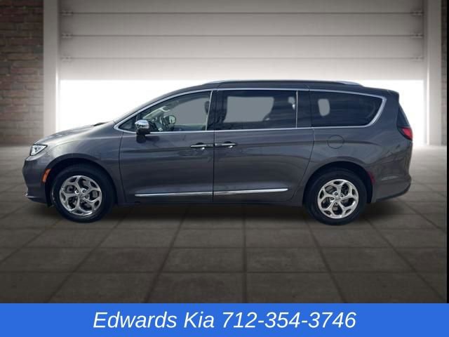 Used 2021 Chrysler Pacifica Limited image 7