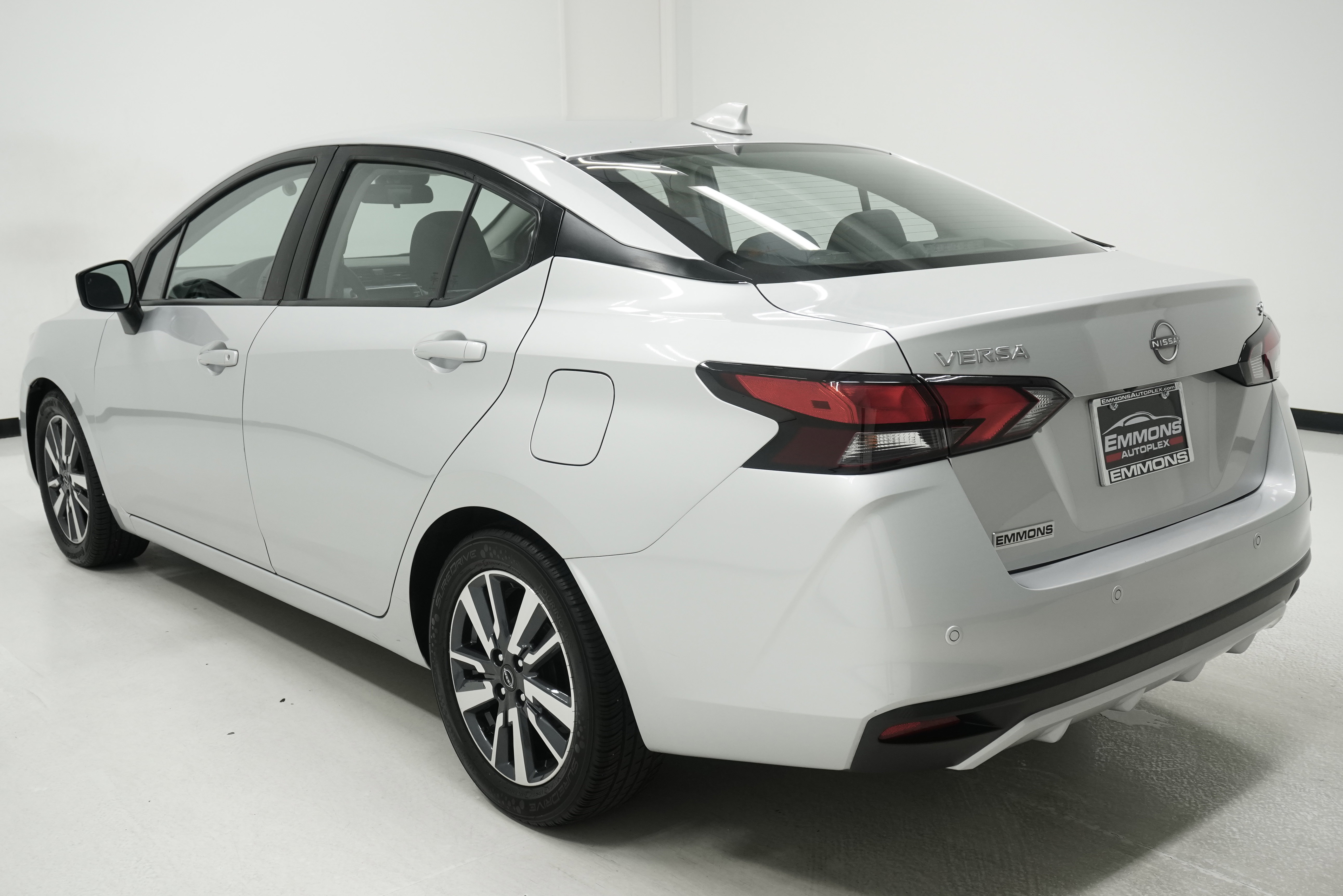 Used 2023 Nissan Versa SV FWD image 6