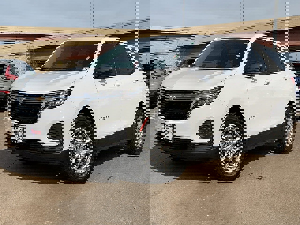 Used 2024 Chevrolet Equinox LS image 2