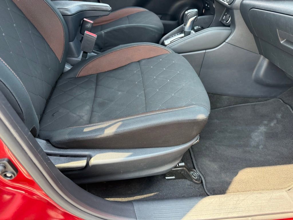 Used 2020 Nissan Kicks SR image 40