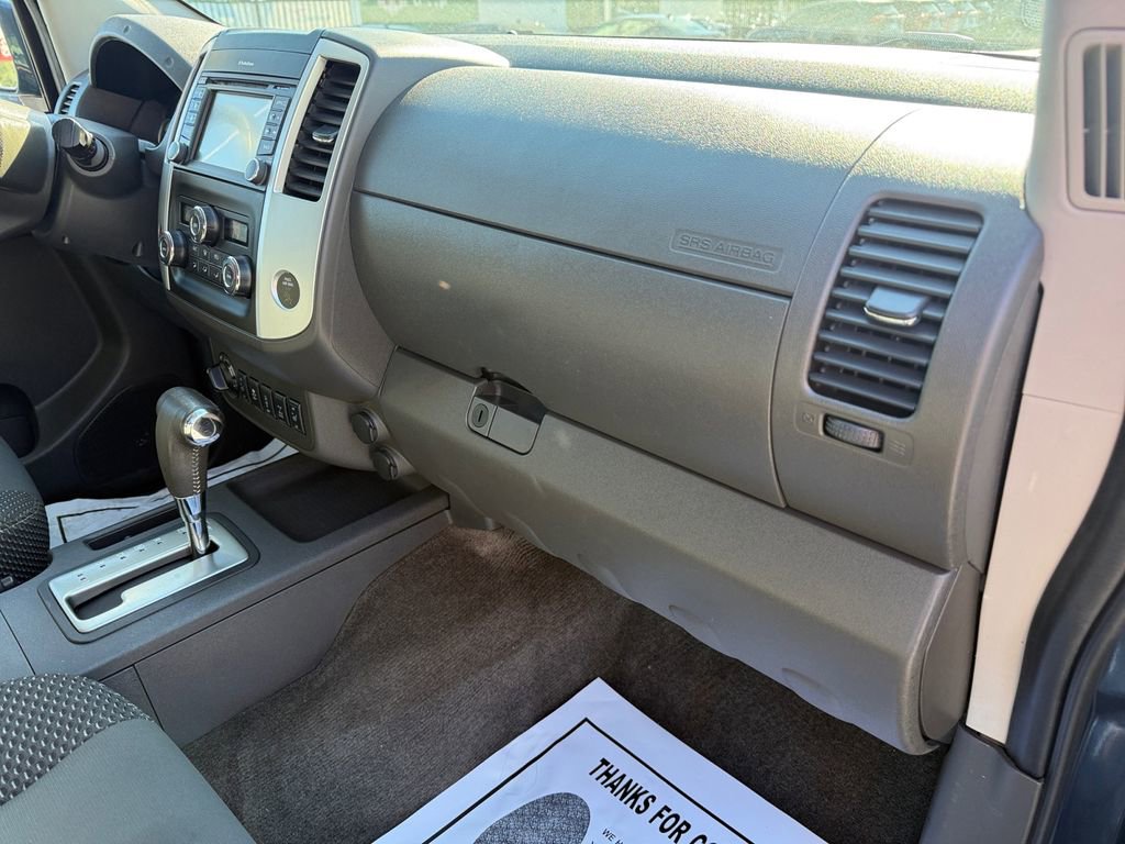 Used 2015 Nissan Frontier PRO-4X image 18
