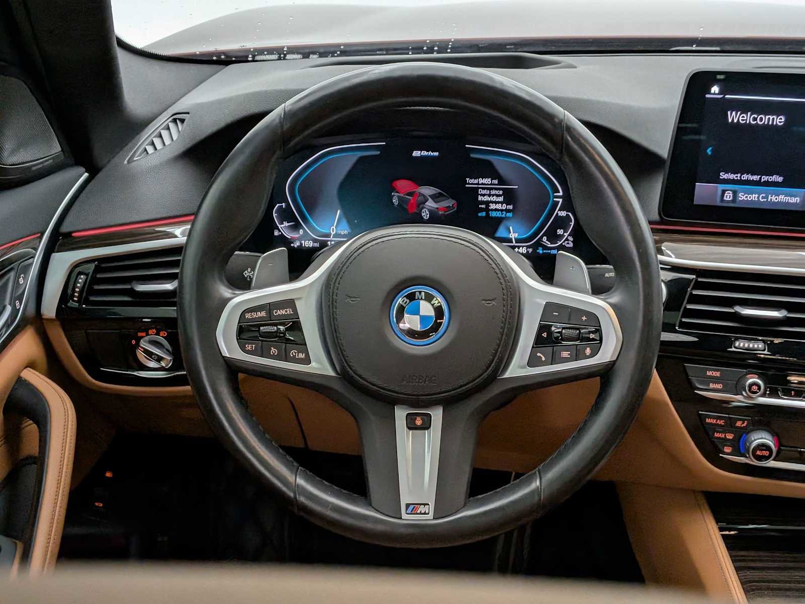 Used 2023 BMW 530e w/ M Sport Package image 23