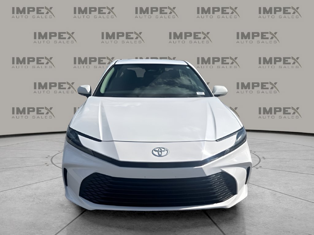 Used 2025 Toyota Camry LE FWD image 8