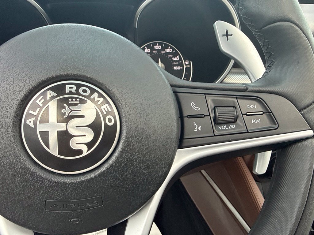 Used 2019 Alfa Romeo Stelvio Sport w/ Quick Order Package 22J Sport AWD/4WD image 11