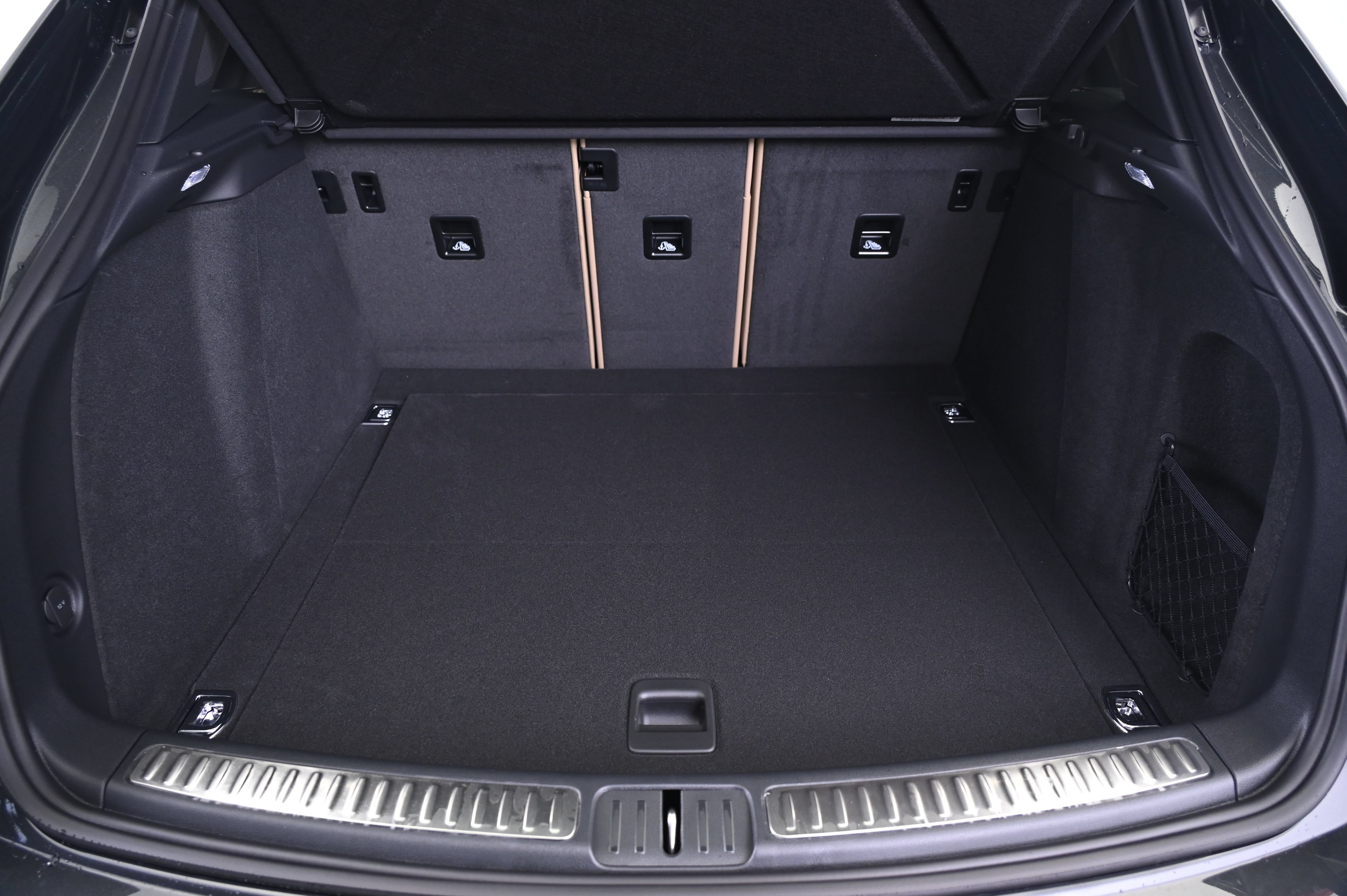 Certified 2026 Porsche Macan AWD/4WD image 15