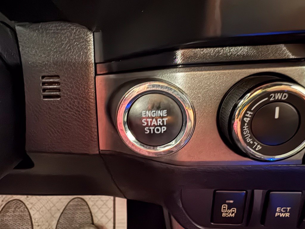 Used 2021 Toyota Tacoma TRD Off-Road w/ Technology Package AWD/4WD image 27
