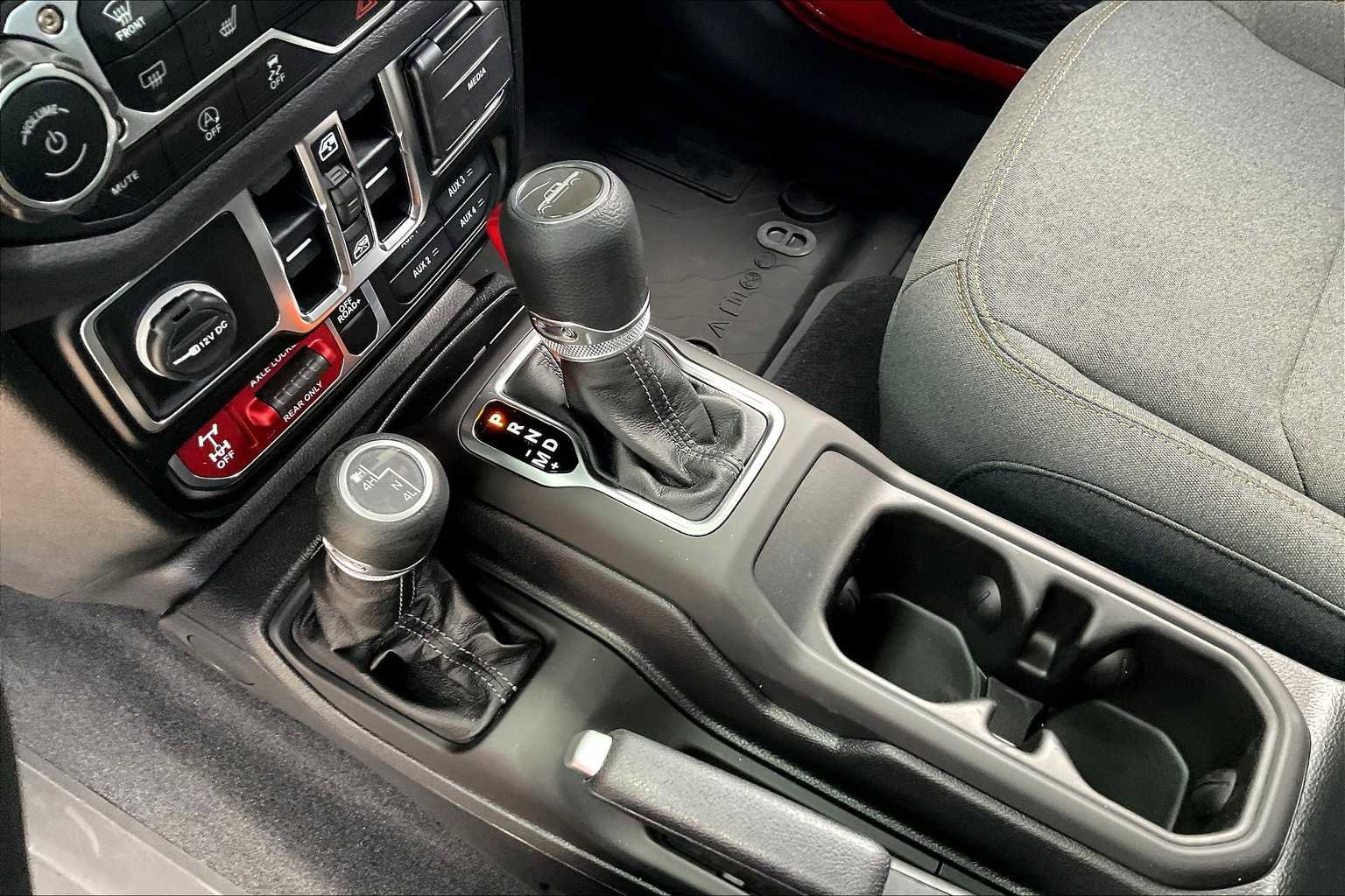 New 2025 Jeep Gladiator Willys image 7